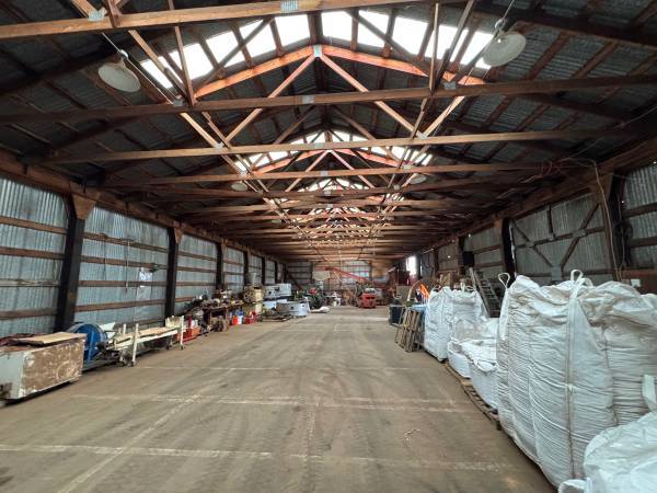 More Photos Of 1390 Main, Dallas Manufacturing For Lease