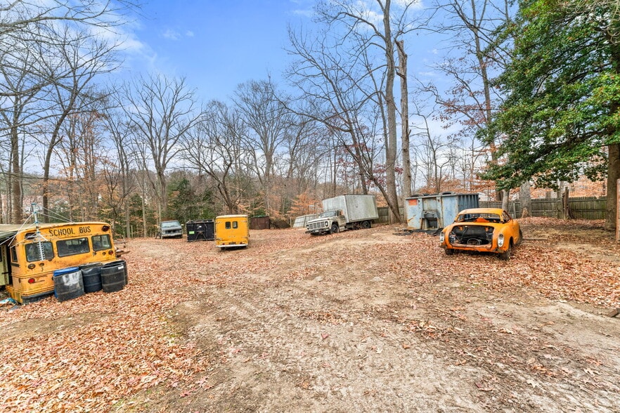 More Photos Of 8906 Hooes Rd, Lorton Specialty For Sale