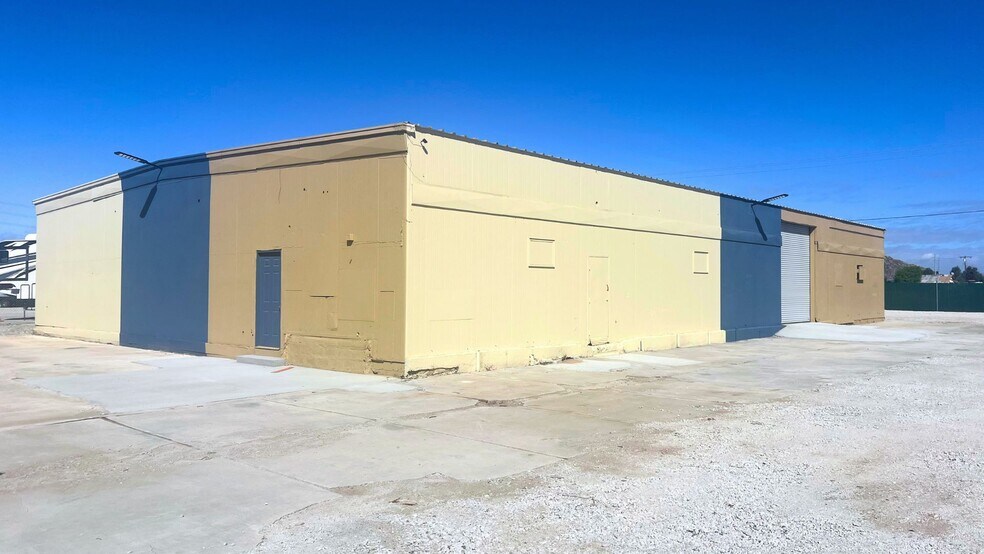 More Photos Of 30075 Grand Ave, Winchester Service For Lease