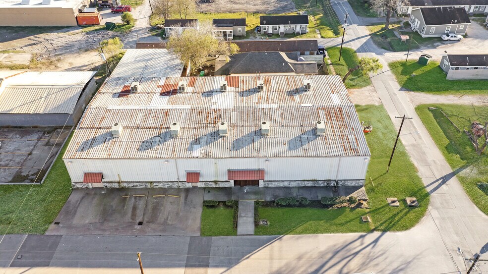 More Photos Of 8012 Endor, Houston Warehouse For Lease