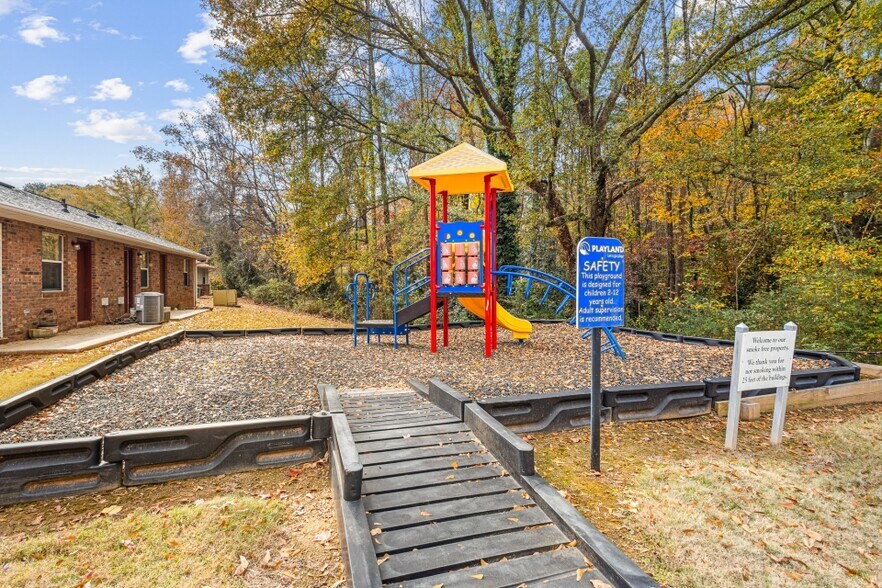 More Photos Of 82 Berry Dr, Newnan Apartments For Sale