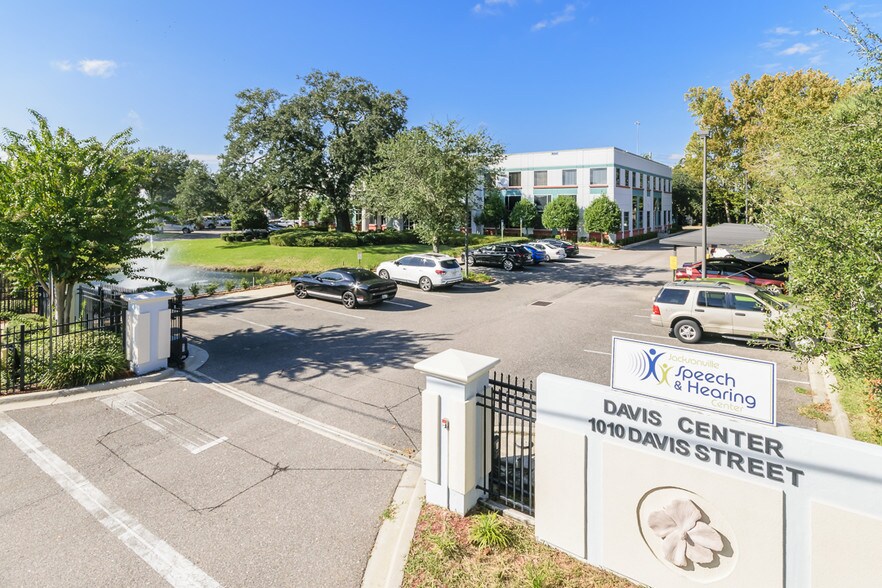 More Photos Of 1010 Davis St, Jacksonville Office For Lease
