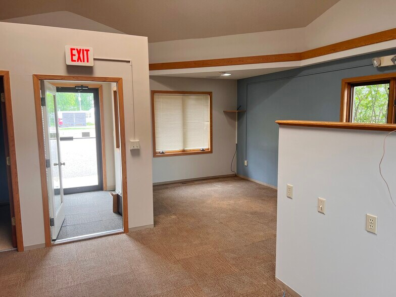 More Photos Of 516 NW 6th St, Brainerd Office For Sale