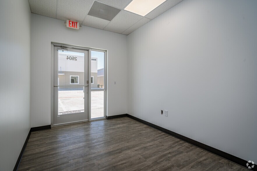More Photos Of 2605 Twinwood Pky, Brookshire Warehouse For Sale