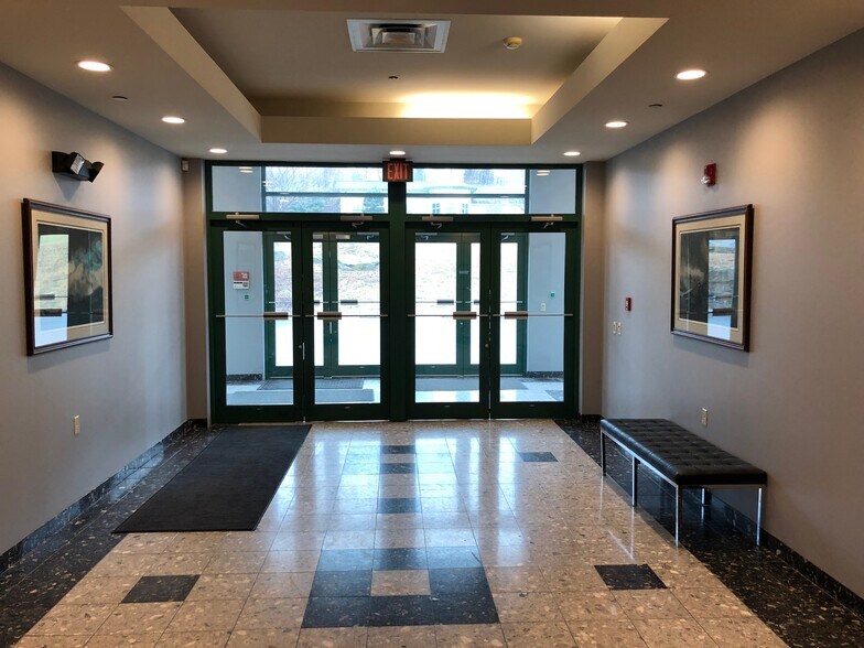 More Photos Of 72 Glenmaura National Blvd, Moosic Office For Lease