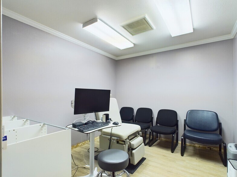 More Photos Of 4456 Manzanita Ave, Clearlake Storefront Retail Office For Sale