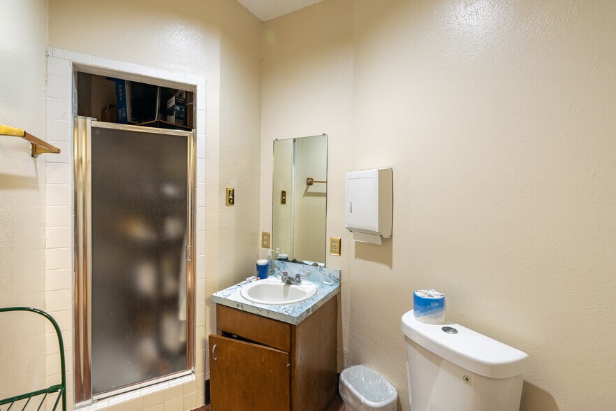 More Photos Of 8506 Wesley St, Greenville Medical For Sale