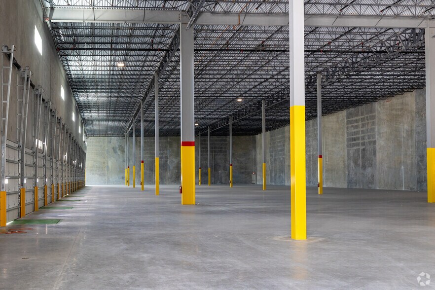 More Photos Of 2260 NW 27th Ave, Miami Refrigeration Cold Storage For Lease