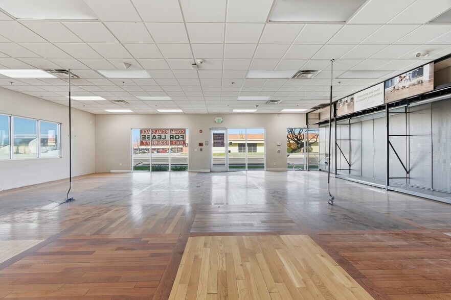 More Photos Of 3601 Ming Ave, Bakersfield Freestanding For Lease