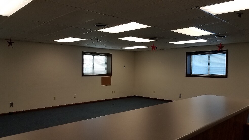 More Photos Of 114 MacArthur Dr, New Bedford Flex For Lease