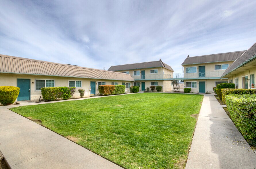 More Photos Of 1228 Jefferson Ave, Clovis Apartments For Sale