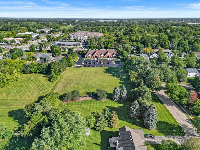 More Photos Of 6475 Washington St, Gurnee Office For Sale