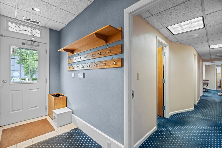 More Photos Of 1481 Chapel St, New Haven Office For Sale