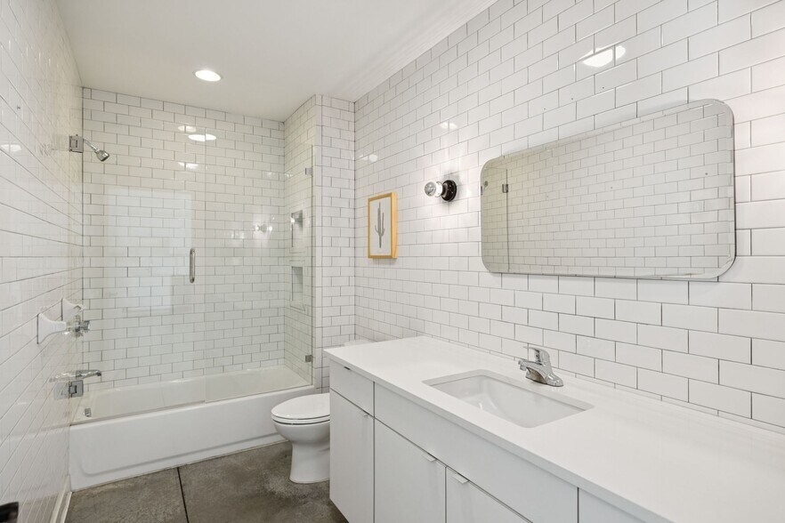 More Photos Of 2517 White Ave, Nashville Office Residential For Sale