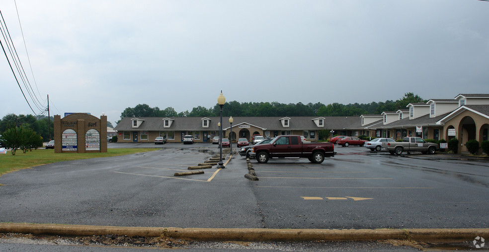 Primary Photo Of 1029-1039 W Fort Williams St, Sylacauga Office For Lease