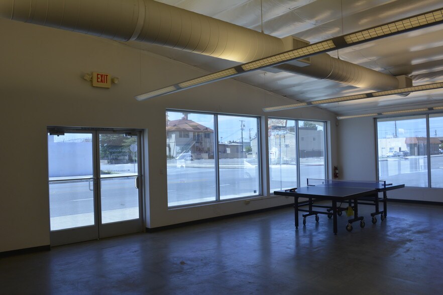 More Photos Of 830 21st St, Bakersfield Service For Lease