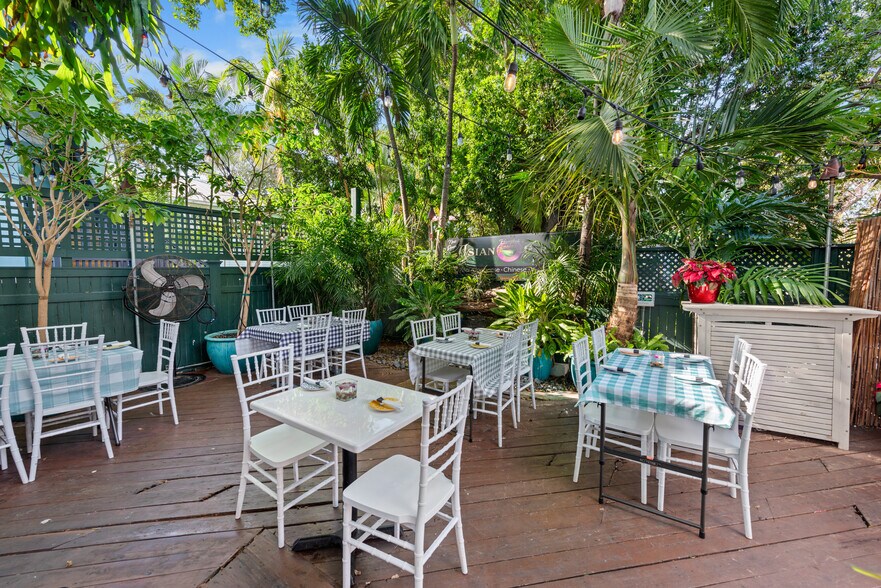 More Photos Of 816 Duval St, Key West Restaurant For Sale
