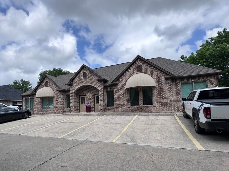 Primary Photo Of 753 Lonesome Dove Trl, Hurst Office For Sale