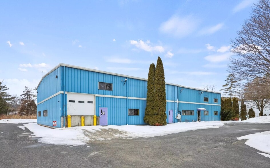 More Photos Of 8 Run Way, Lee Flex For Sale