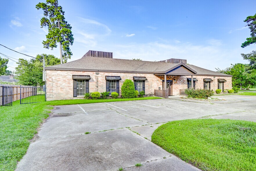 More Photos Of 14741 Pebble Bend Dr, Houston Loft Creative Space For Lease