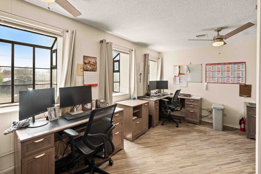 More Photos Of 313 W Bayaud Ave, Denver Warehouse For Lease