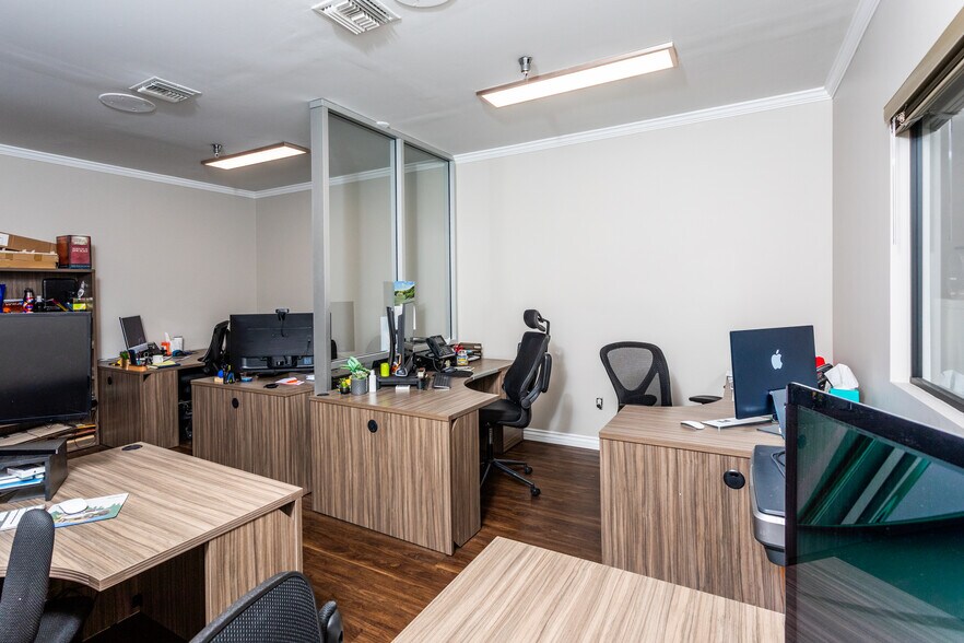 More Photos Of 15840 W Monte St, Sylmar Warehouse For Sale