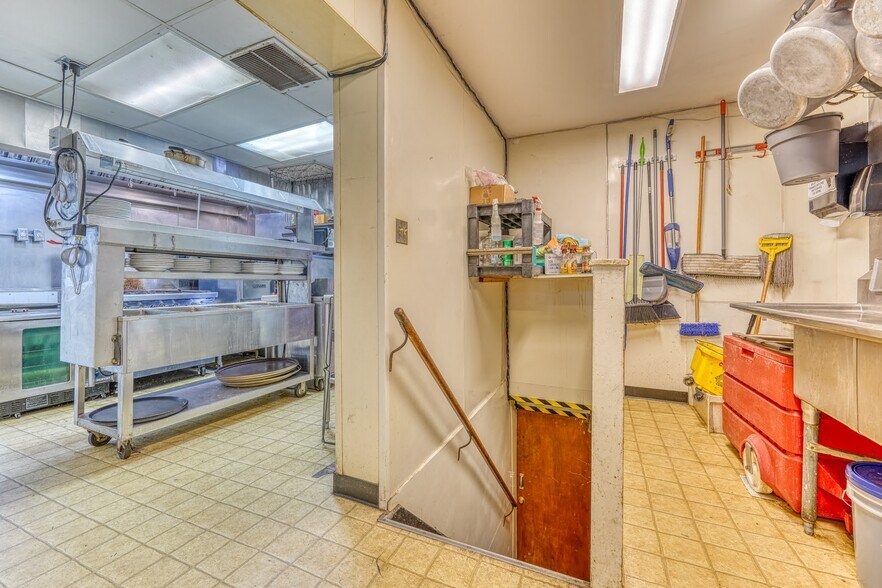 More Photos Of 512 Royal Gorge Blvd, Canon City Restaurant For Sale