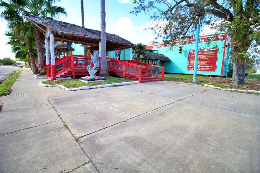 More Photos Of 610 Fisher St, Matagorda Specialty For Sale