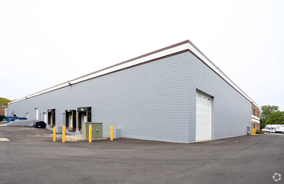 More Photos Of 55 6th Rd, Woburn Flex For Sale