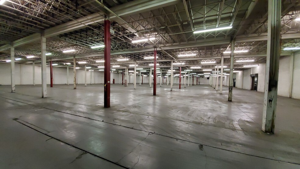 More Photos Of 2424 SW Norwood St, Lenoir Manufacturing For Lease