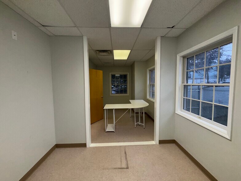 More Photos Of 401 Bloomingdale Rd, Staten Island Office For Sale