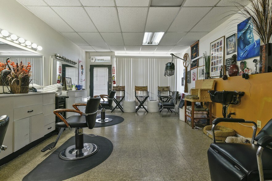 More Photos Of 2974-2996 Macarthur Blvd, Oakland Storefront For Lease