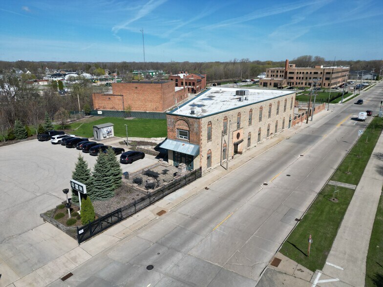 More Photos Of 24 S Brooke St, Fond Du Lac Office For Sale
