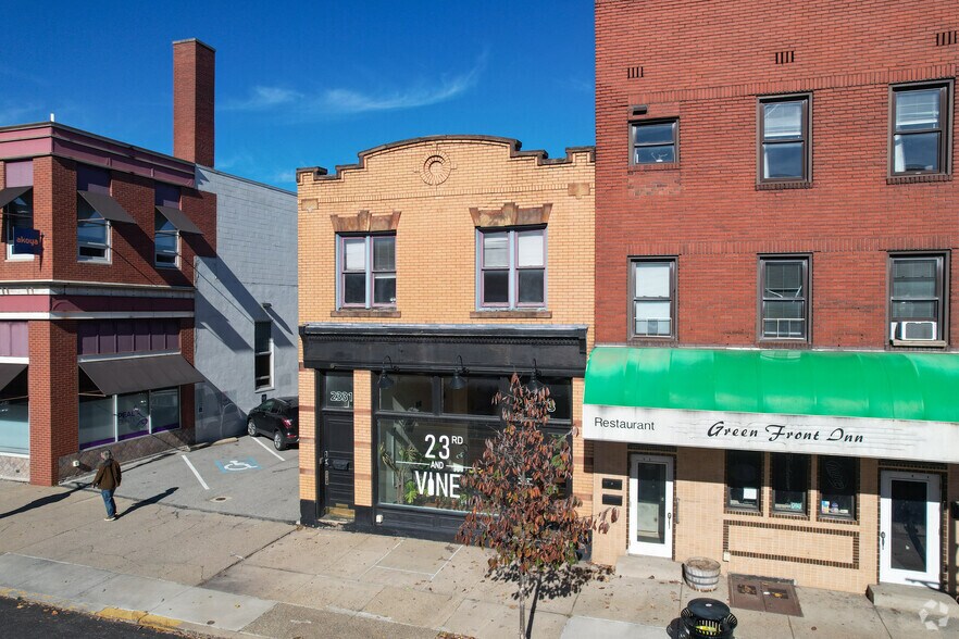 Primary Photo Of 2333 E Carson St, Pittsburgh Office Residential For Lease