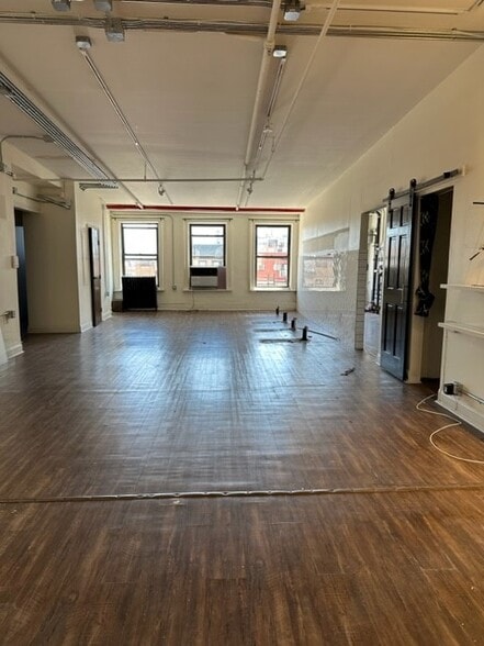 More Photos Of 552-556 Broadway, New York Office Residential For Lease