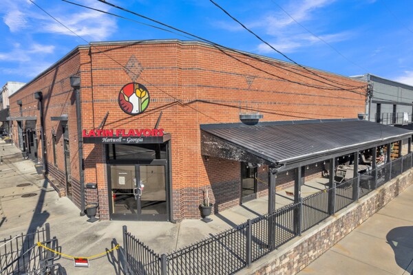 More Photos Of 33 S Carolina St, Hartwell Restaurant For Sale