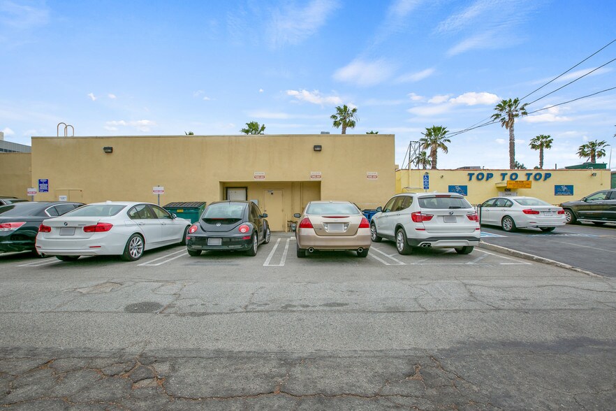 More Photos Of 2627-2631 Wilshire Blvd, Santa Monica Freestanding For Lease