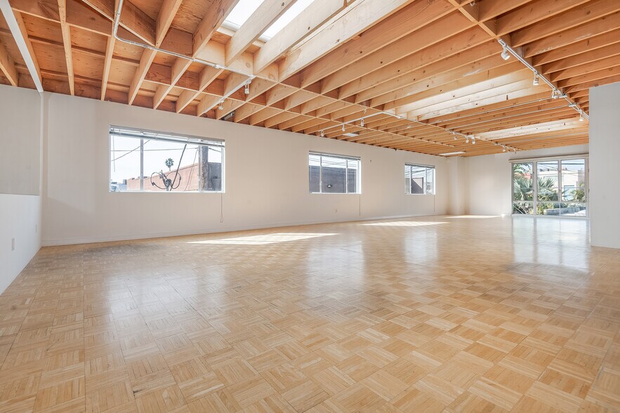 More Photos Of 503 Boccaccio Ave, Venice Loft Creative Space For Lease