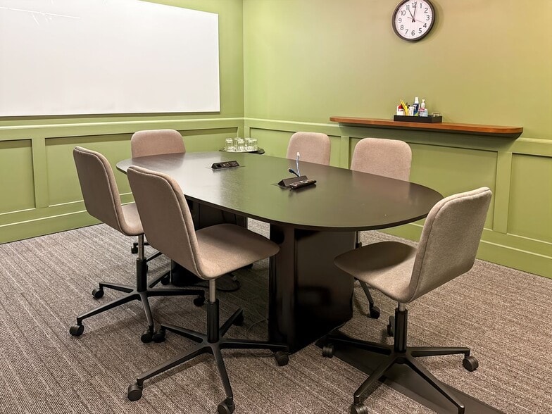 More Photos Of 1601 5th Ave, Seattle Coworking Space