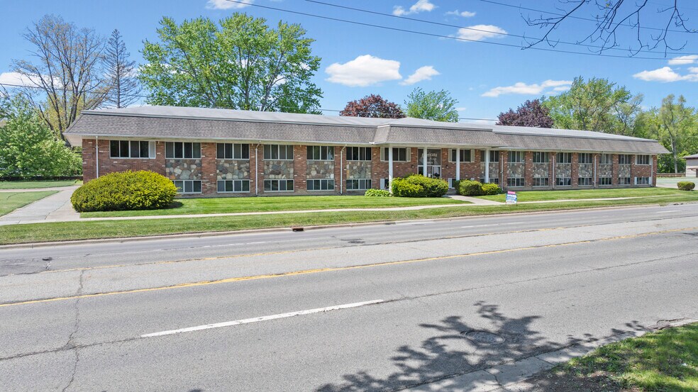 Primary Photo Of 28475 Greenfield Rd, Southfield Office For Sale