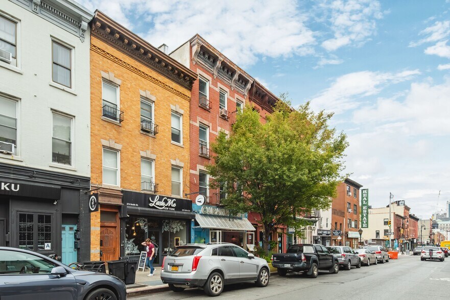More Photos Of 272 Smith St, Brooklyn Apartments For Sale