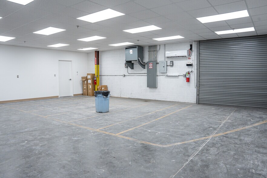 More Photos Of 700 Dalen Ln, Knoxville Distribution For Lease