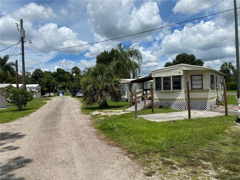 More Photos Of 1475 N Bridge St, LaBelle Manufactured Housing Mobile Home Park For Sale