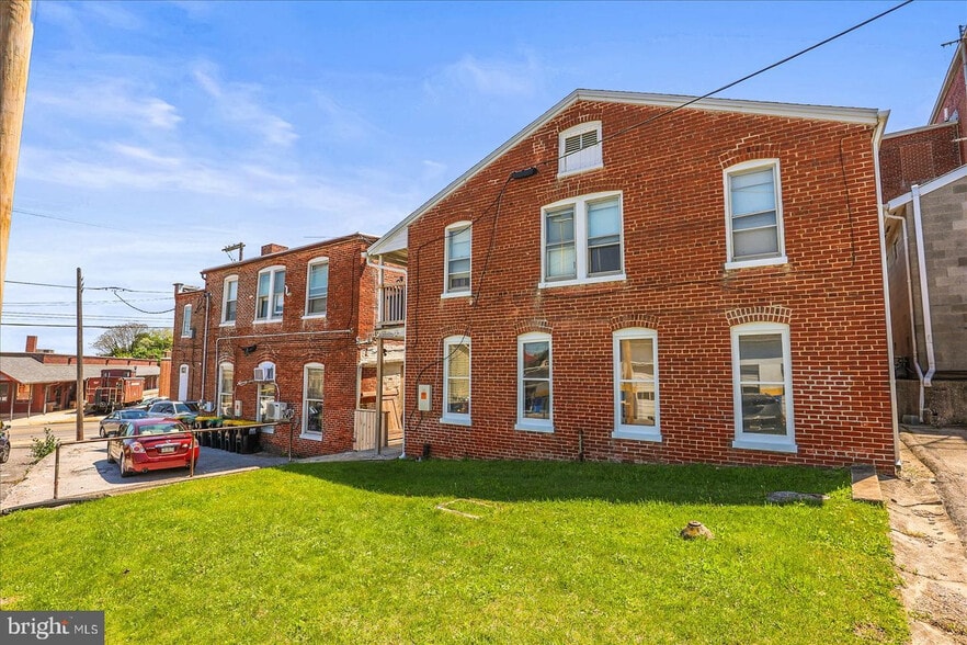 More Photos Of 66 N Main St, Red Lion Flex For Sale