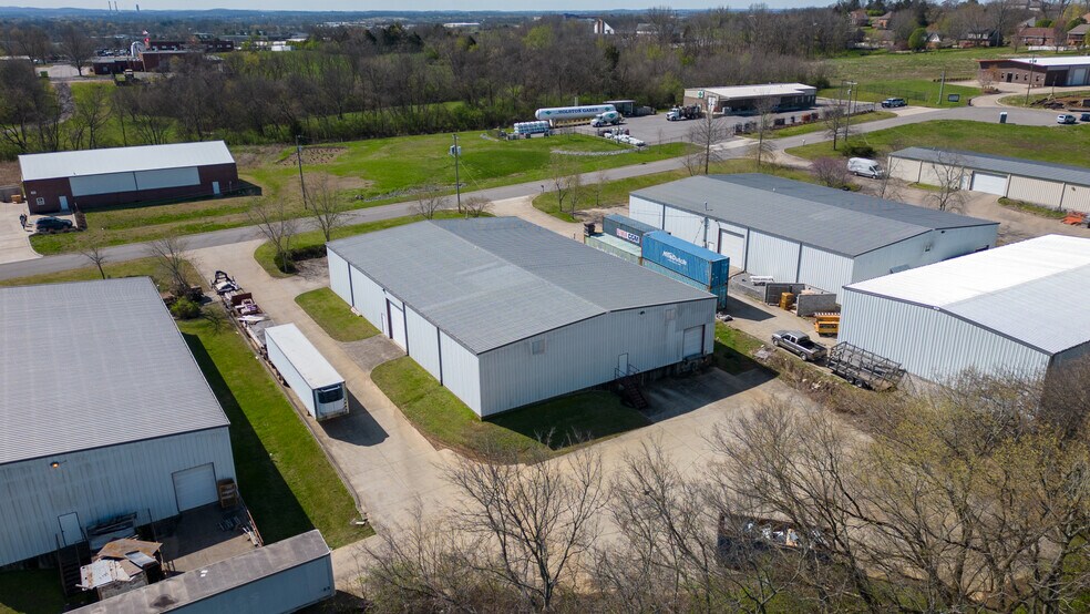 More Photos Of 1232 Longleaf Dr, Gallatin Warehouse For Lease