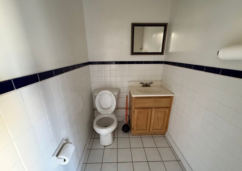 More Photos Of 103 Leonard St S, West Salem Freestanding For Lease