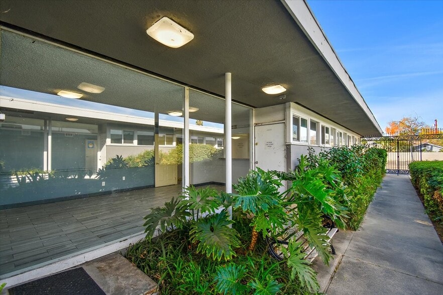 More Photos Of 1376 N Waterman Ave, San Bernardino Unknown For Lease