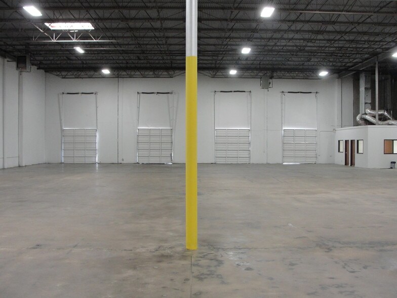 More Photos Of 3605-3665 La Reunion Pky, Dallas Distribution For Lease