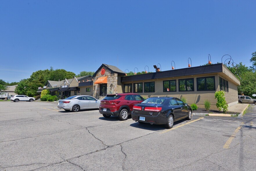 More Photos Of 7354-7366 Post Rd, North Kingstown Restaurant For Sale