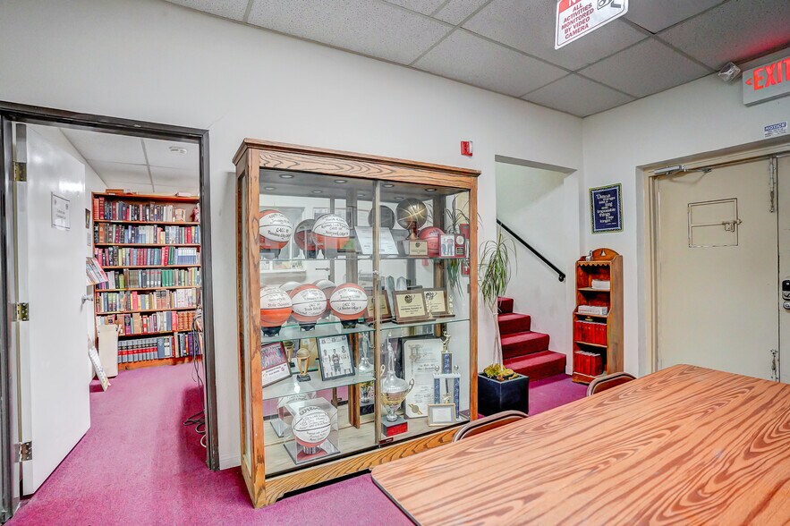 More Photos Of 950 S Central Ave, Compton Schools For Sale